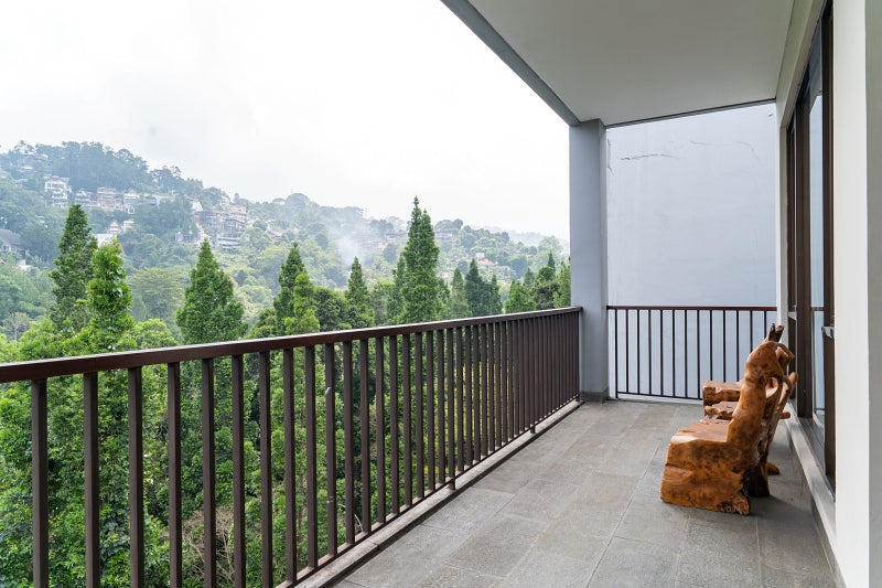 Magenta Villa 6 Bedrooms