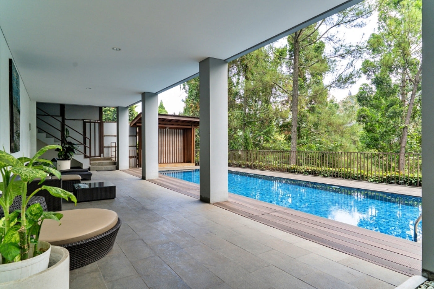 Magenta Villa 6 Bedrooms